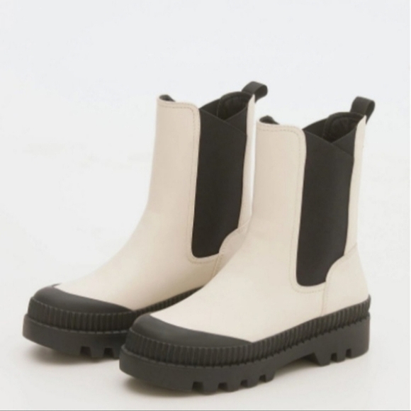 Noize Shoes - NOIZE black white faux leather morgan boots size 6.5​​​​​​​​​​​​